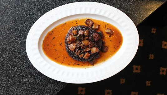 Русские сезоны украшены икрой